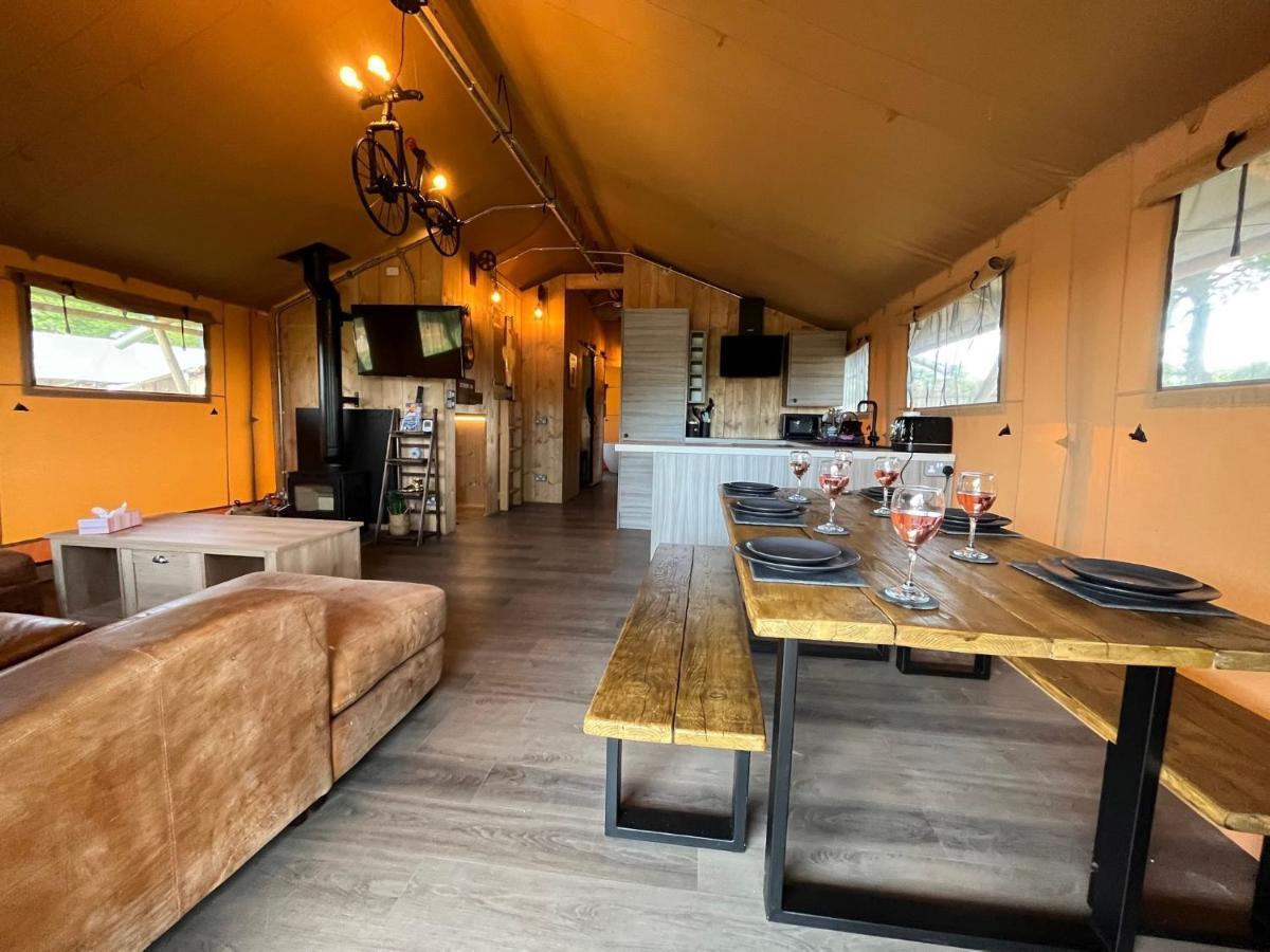 Aladdin Safari Tent Tenby Bagian luar foto